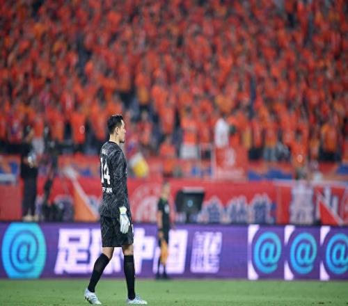 “扔袖標”風波未停亞足聯的罰單也來了，山東魯能煩惱一大堆